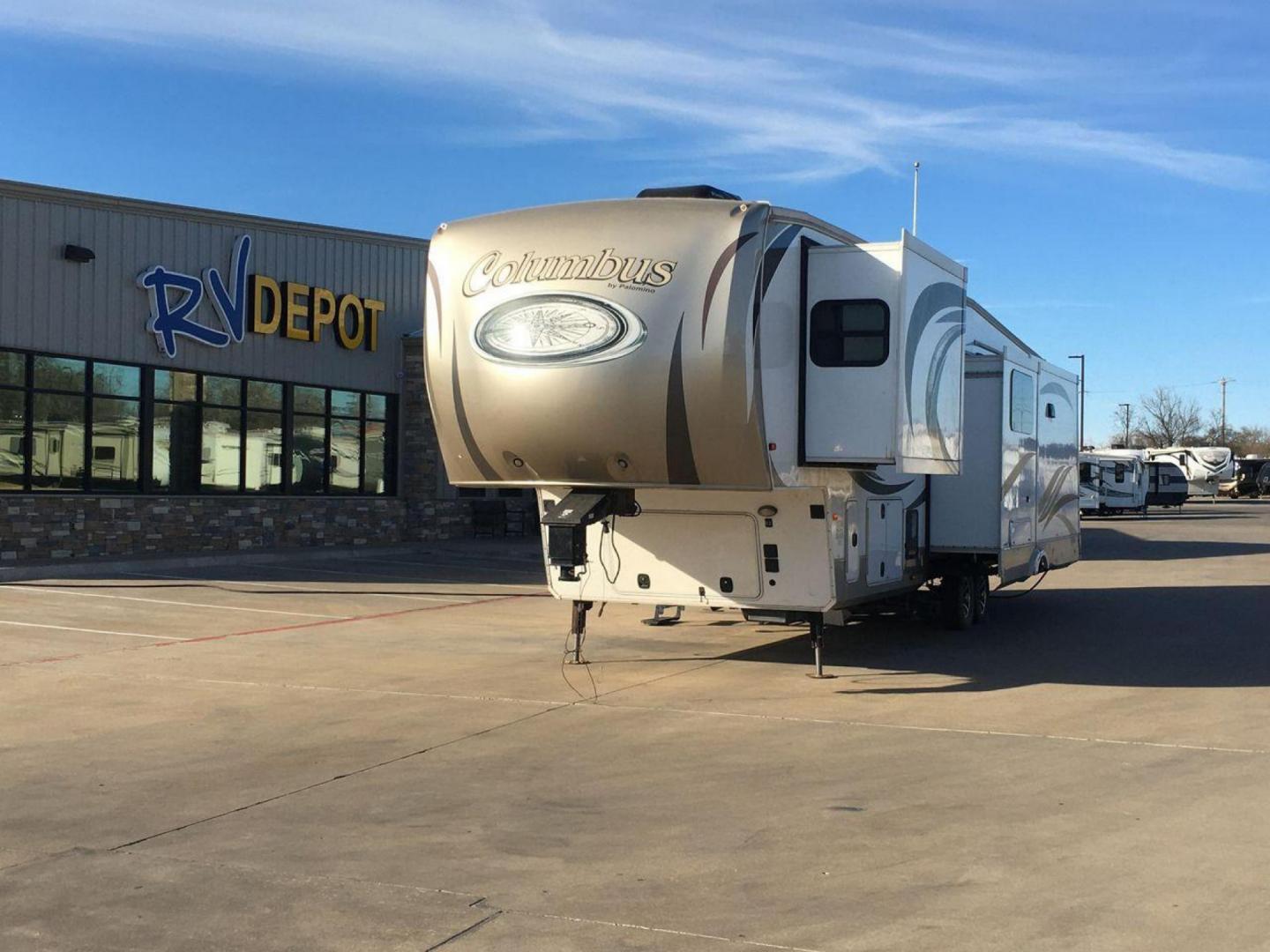 2016 FOREST RIVER COLUMBUS 377MB (4X4FCMP20G6) , located at 4319 N Main Street, Cleburne, TX, 76033, (817) 221-0660, 32.435829, -97.384178 - Photo#0